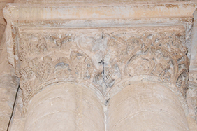 Turo Seu Vella Cathedral pillar with grape carving